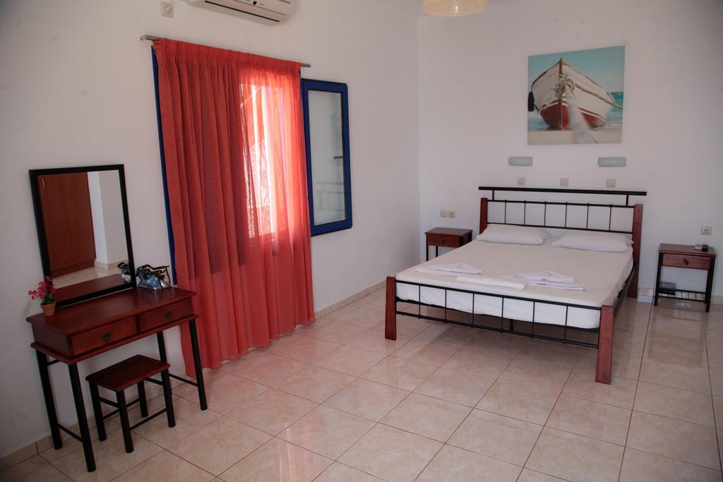Paralia Guest House أجيا روميلي الغرفة الصورة