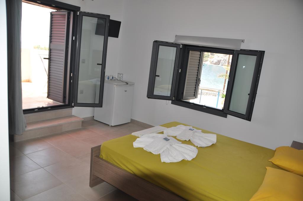 Paralia Guest House أجيا روميلي المظهر الخارجي الصورة